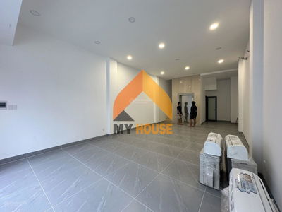 Gehäuse In Nha Be, Vietnam Gehäuse In Nha Be, Vietnam