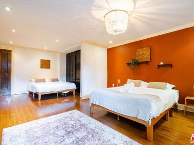 Studio City, United States  Studio City, United States