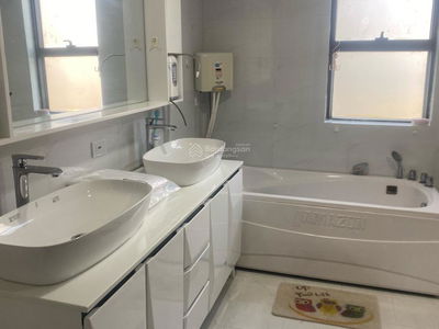 Swan Bay, Vietnam  Swan Bay, Vietnam