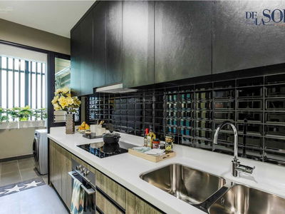 De La Sol, Vietnam De La Sol, Vietnam