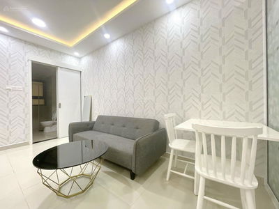 Topaz Twins, Vietnam Topaz Twins, Vietnam