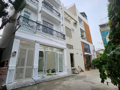 Gehäuse In Nha Be, Vietnam  Gehäuse In Nha Be, Vietnam