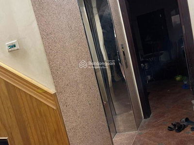 Gehäuse In Hanoi, Vietnam Gehäuse In Hanoi, Vietnam