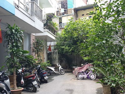 Gehäuse In Hanoi, Vietnam Gehäuse In Hanoi, Vietnam