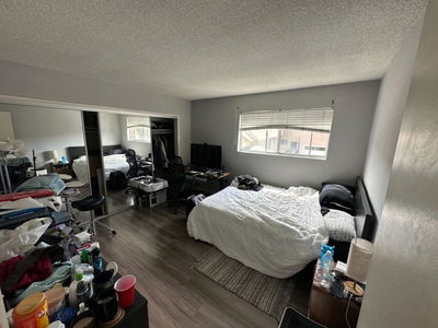 Barry Avenue, United States  Barry Avenue, United States