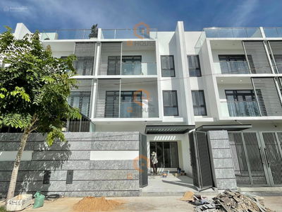 Housing in Nha Be, Vietnam  Housing in Nha Be, Vietnam