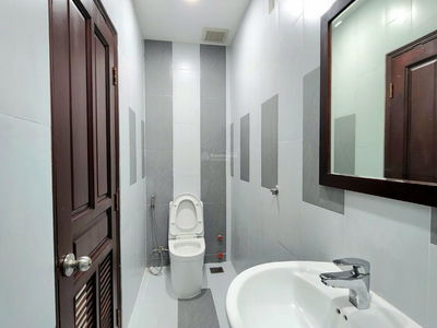 Cach Mang Thang Tam Street, Vietnam Cach Mang Thang Tam Street, Vietnam