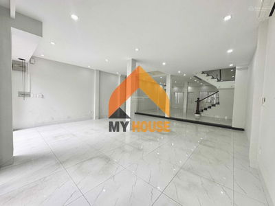 Gehäuse In Nha Be, Vietnam Gehäuse In Nha Be, Vietnam