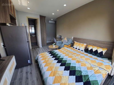 Au Co Street, Vietnam Au Co Street, Vietnam