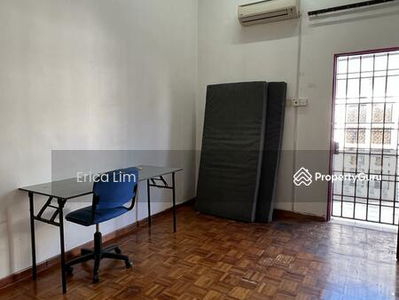 ROOM RENTAL @ TAMAN UNIVERSITI, SKUDAI, Malaysia ROOM RENTAL @ TAMAN UNIVERSITI, SKUDAI, Malaysia