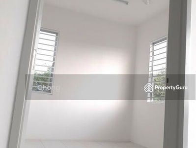 Taman Tasik Semenyih Townhouse Garden Villa near Nottingham University, Malaysia Taman Tasik Semenyih Townhouse Garden Villa near Nottingham University, Malaysia