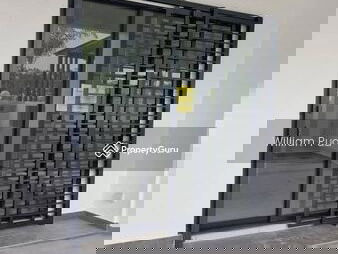 Robin @ Rimbayu, Malaysia Robin @ Rimbayu, Malaysia