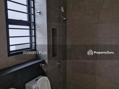 Robin @ Rimbayu, Malaysia Robin @ Rimbayu, Malaysia