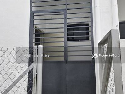 Robin @ Rimbayu, Malaysia Robin @ Rimbayu, Malaysia