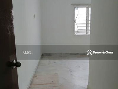 End Lot 2 storey house @ Taman Saga , Klang, Malaysia End Lot 2 storey house @ Taman Saga , Klang, Malaysia