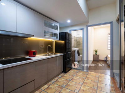 Trang Tien Street, Vietnam Trang Tien Street, Vietnam