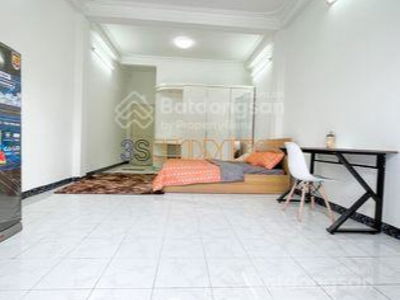 Tan Son Street, Vietnam Tan Son Street, Vietnam