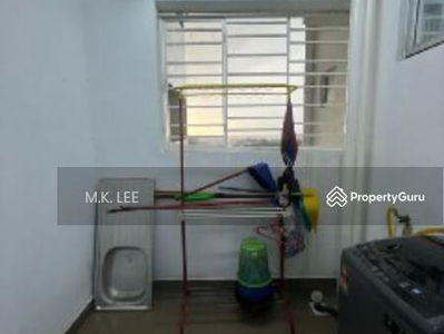 Aronia Apartment Bandar Parklands, Partially Furnished with Lift, Swimming Pools, 2 Car Parks, Klang, Malaysia Aronia Apartment Bandar Parklands, Partially Furnished with Lift, Swimming Pools, 2 Car Parks, Klang, Malaysia