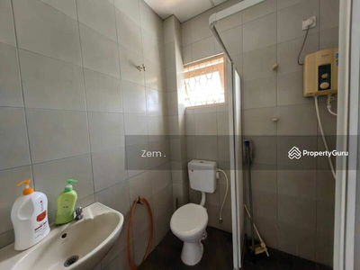 1.5 sty Bungalow at Greentown area, Malaysia 1.5 sty Bungalow at Greentown area, Malaysia