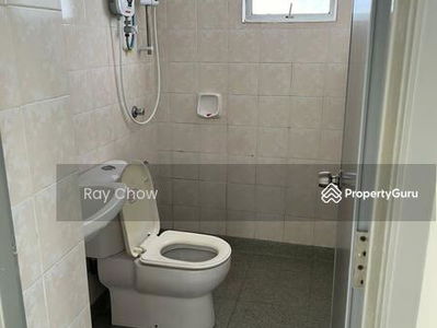 D'aman Crimson, Malaysia D'aman Crimson, Malaysia