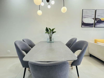 Topaz Twins, Vietnam Topaz Twins, Vietnam