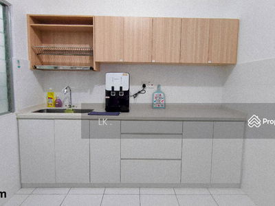 Axis Crown, Malaysia Axis Crown, Malaysia