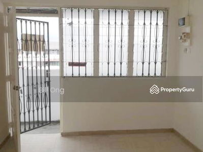 Flat Taman Ungku Tun Aminah, Malaysia Flat Taman Ungku Tun Aminah, Malaysia