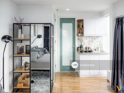 Hang Day Street, Vietnam Hang Day Street, Vietnam