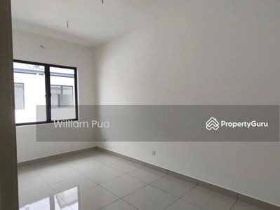 Robin @ Rimbayu, Malaysia Robin @ Rimbayu, Malaysia