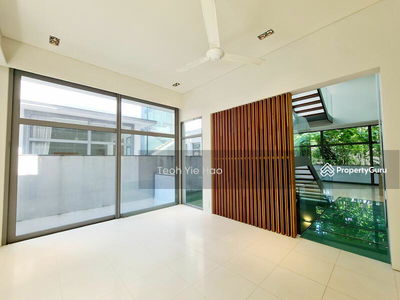 The Edge of U-Thant, Malaysia The Edge of U-Thant, Malaysia