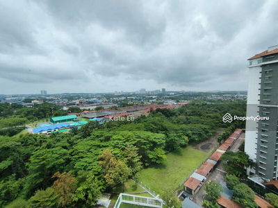 Molek Pine, Malaysia Molek Pine, Malaysia