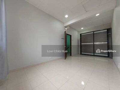 Bukit indah 双市排楼, Malaysia Bukit indah 双市排楼, Malaysia