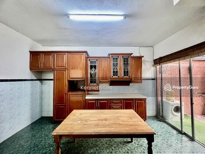 Guarded - well kept condition, Malaysia Guarded - well kept condition, Malaysia