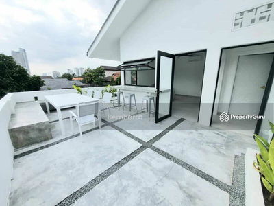 Newly Built Bungalow with Pool Section 11 Petaling Jaya, Malaysia Newly Built Bungalow with Pool Section 11 Petaling Jaya, Malaysia