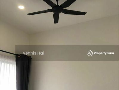 Robin @ Rimbayu, Malaysia Robin @ Rimbayu, Malaysia