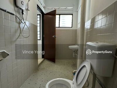 6 mins walk to CIQ / Customs, Malaysia 6 mins walk to CIQ / Customs, Malaysia