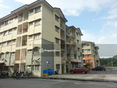 Panorama Lapangan Perdana Flat, Malaysia Panorama Lapangan Perdana Flat, Malaysia