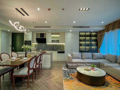 D’. Le Roi Soleil, Vietnam D’. Le Roi Soleil, Vietnam