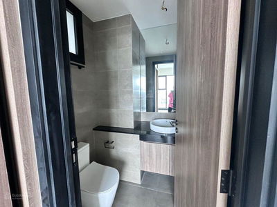 De La Sol, Vietnam De La Sol, Vietnam