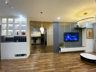 Topaz Elite, Vietnam Topaz Elite, Vietnam