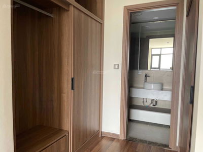 De Capella, Vietnam  De Capella, Vietnam