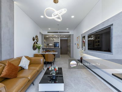 The River Thủ Thiêm, Vietnam  The River Thủ Thiêm, Vietnam