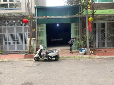 Gehäuse In Ha GJong, Vietnam Gehäuse In Ha GJong, Vietnam