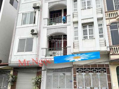 Gehäuse In Ha GJong, Vietnam Gehäuse In Ha GJong, Vietnam