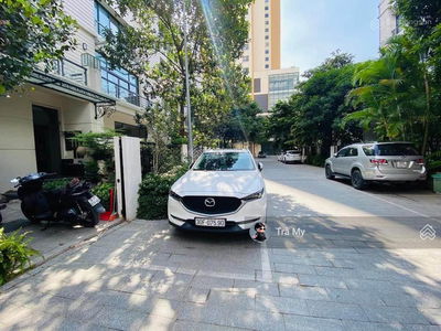 Housing in Hanoi, Vietnam Housing in Hanoi, Vietnam