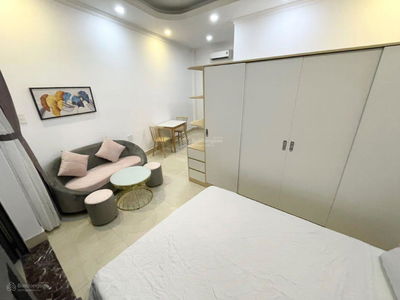 Nguyen Kiem Street, Vietnam Nguyen Kiem Street, Vietnam